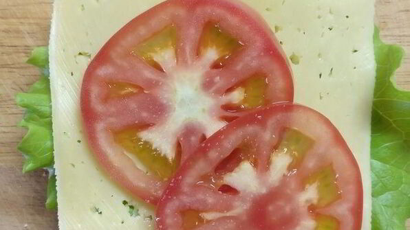 сочный бургер с омлетом