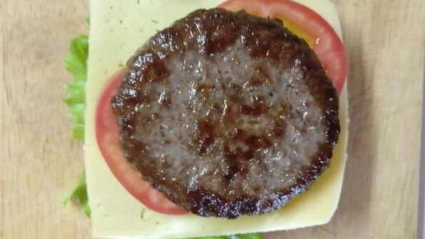 сочный бургер с омлетом