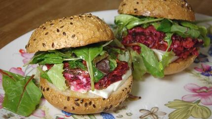 Свекольно-чечевичные бургеры