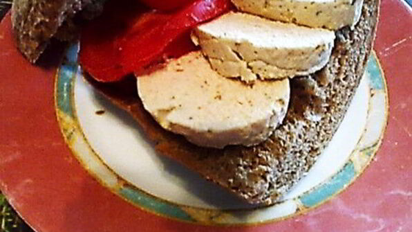 бутерброд с индюшиной колбасой