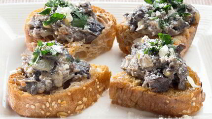 Бутерброды с грибной пастой