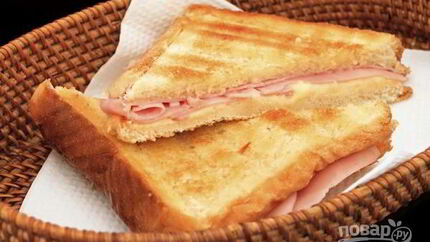 Бутерброды с колбасой