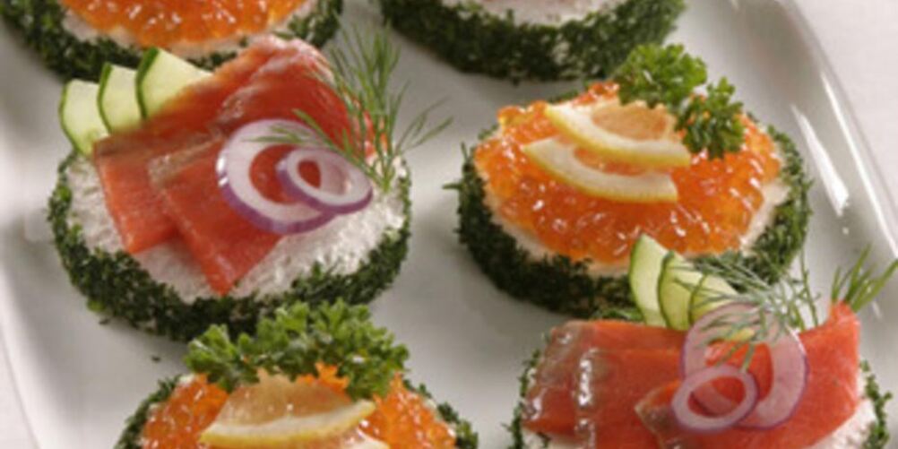 Рецепт бутербродов с красной икрой и красной рыбой