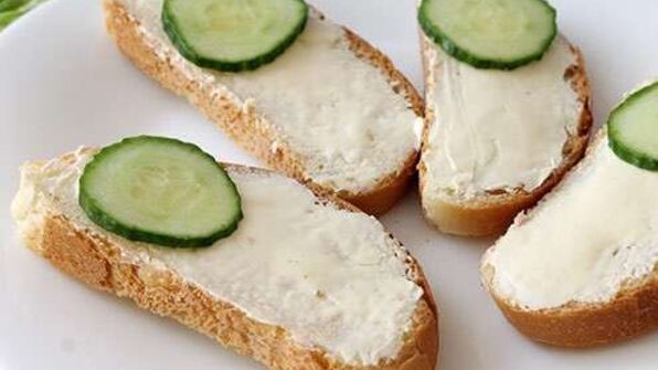 бутерброды с красной икрой