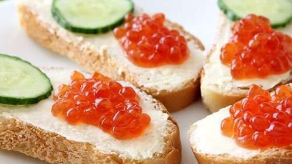 бутерброды с красной икрой