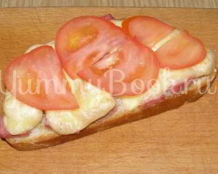 Бутерброды с помидорами, ветчиной и сыром