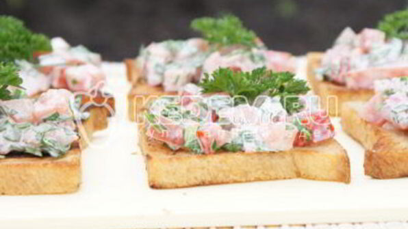 бутерброды с помидорами