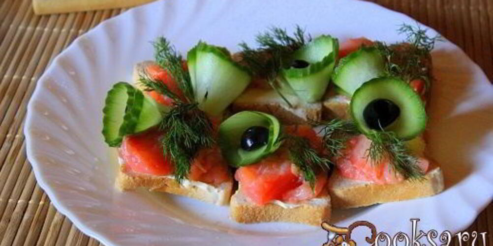 Рецепт бутербродов с семгой и свежим огурцом