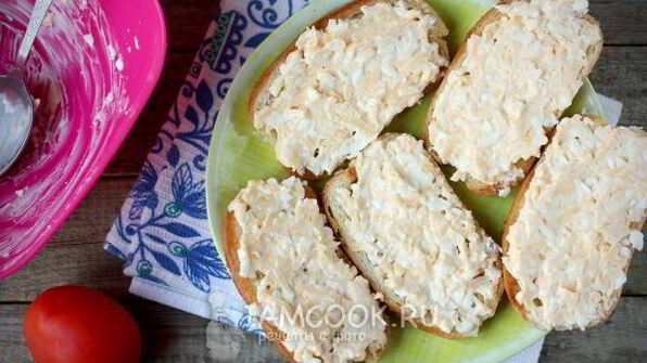 бутерброды с сыром и яйцом