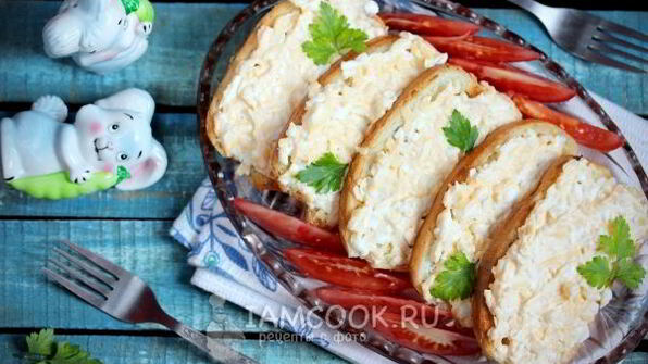 бутерброды с сыром и яйцом