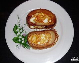 Бутерброды с яйцом на сковороде