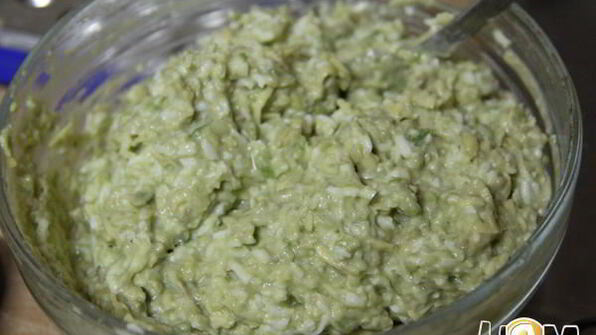 бутерброды со шпротами и авокадо