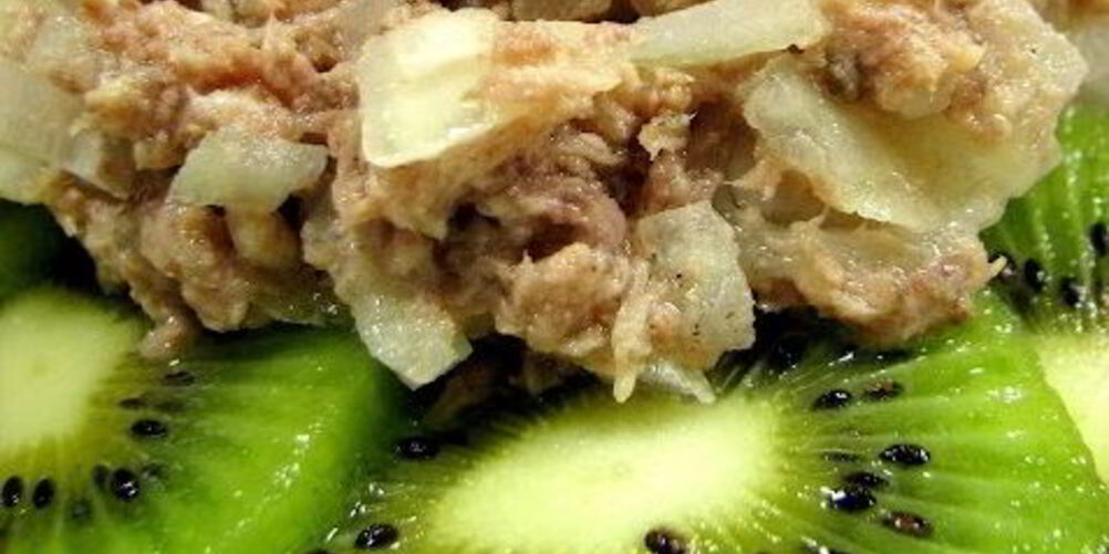 Рецепт бутербродов со шпротами и киви