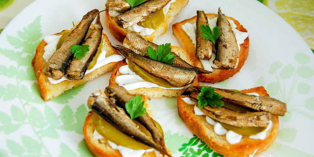 Рецепт бутербродов со шпротами