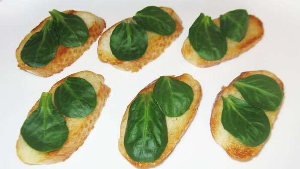 бутерброды со скумбрией лодочки