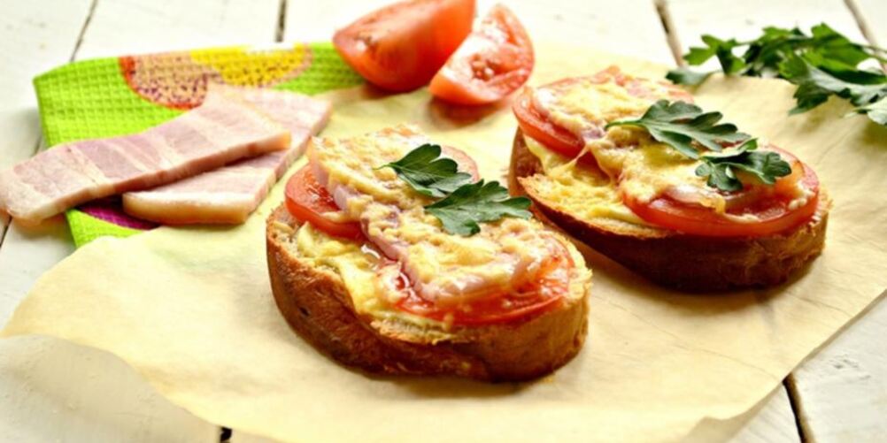 Рецепт горячих бутербродов с беконом