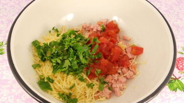 горячие бутерброды с колбасой и сыром