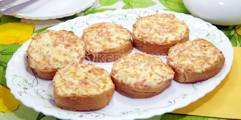 Рецепт горячих бутербродов с колбасой