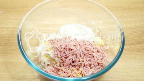 горячие бутерброды с колбасой