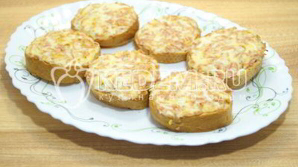 горячие бутерброды с колбасой