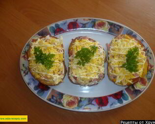 Горячие бутерброды с сыром и колбасой в микроволновке