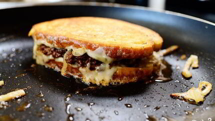 Горячий бутерброд с фаршем