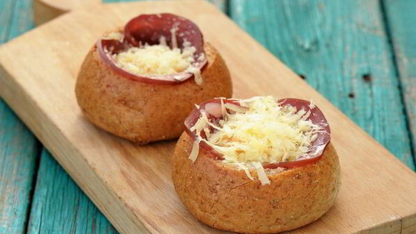 запеченные бутерброды с яйцом и ветчиной