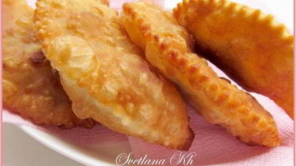 Чебуреки на минералке с пикантной начинкой