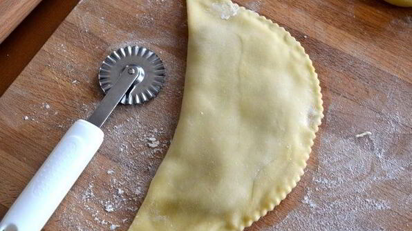 чебуреки на заварном тесте