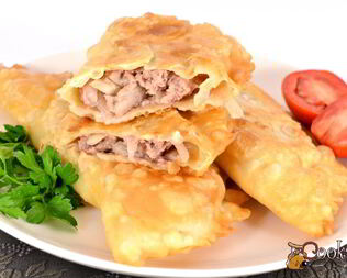 Чебуреки с индюшиным фаршем