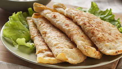 Чебуреки с сыром и ветчиной