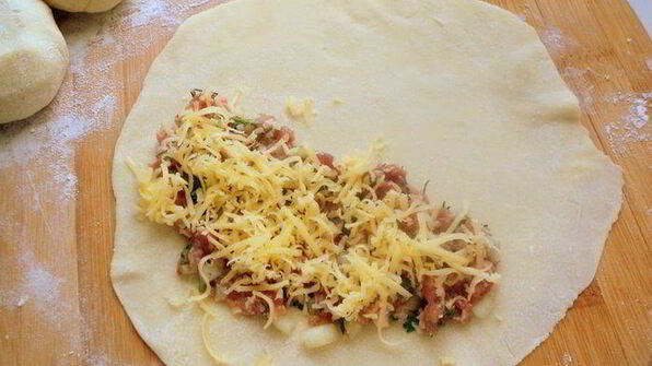 чебуреки с сюрпризом