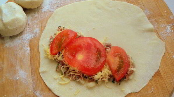 чебуреки с сюрпризом