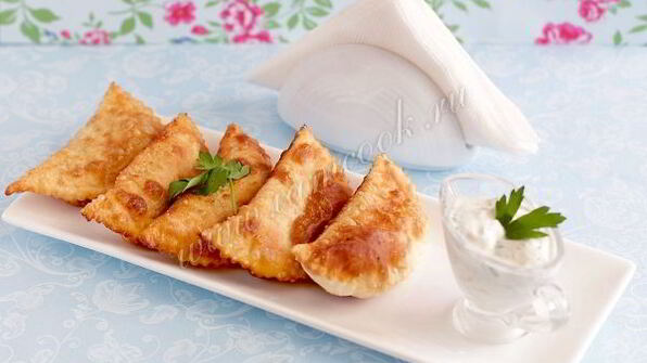 чебуреки с творогом и зеленью