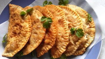 Чебуреки со свининой по-домашнему