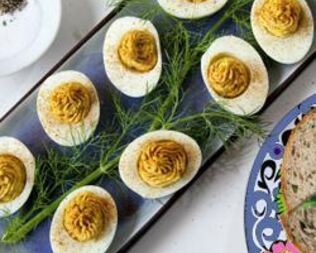 Фаршированные яйца с карри