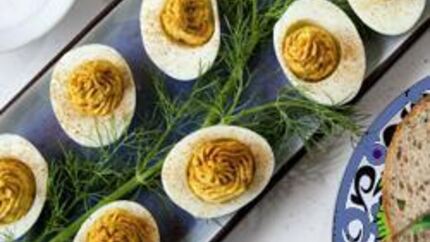 Фаршированные яйца с карри