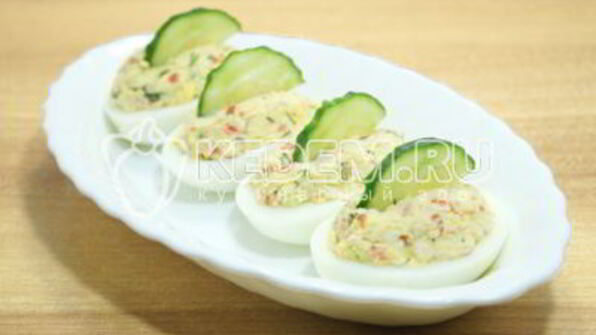 яйца фаршированные крабовыми палочками