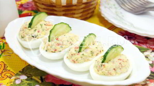 яйца фаршированные крабовыми палочками