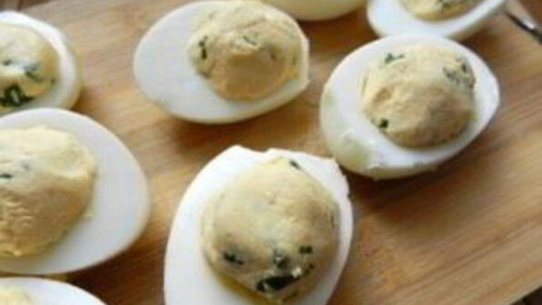 яйца, фаршированные красной рыбой