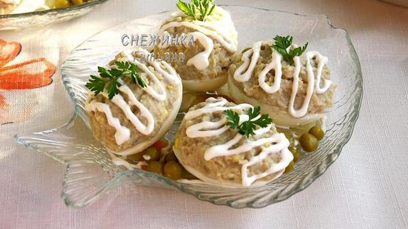 яйца, фаршированные рубленой сельдью