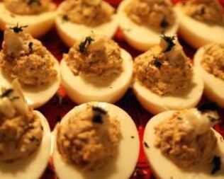 Яйца фаршированные тунцом