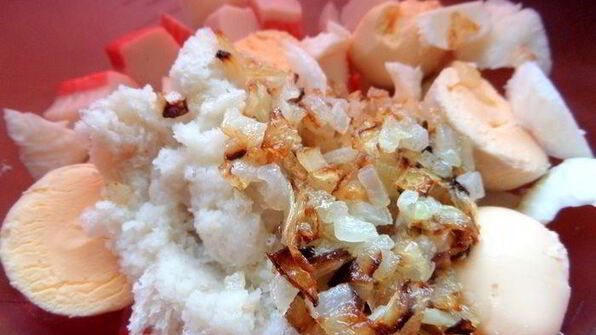 запеченные фаршированные яйца