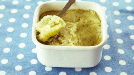 Греческая картофельная закуска с миндалем и чесноком