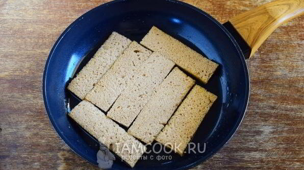 чесночные гренки из черного хлеба