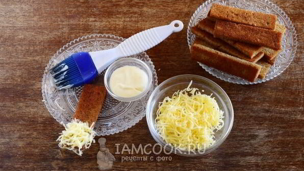 чесночные гренки из черного хлеба