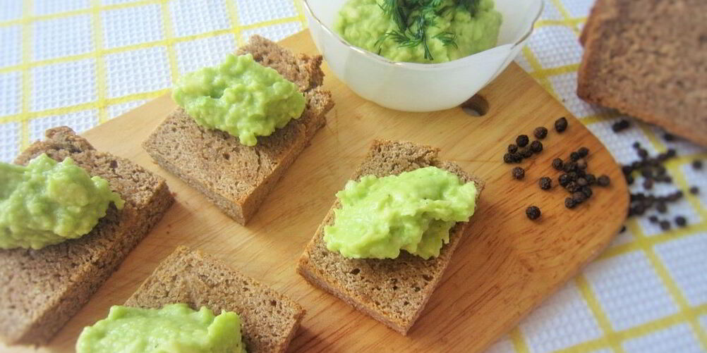 Рецепт гренков с паштетом из авокадо