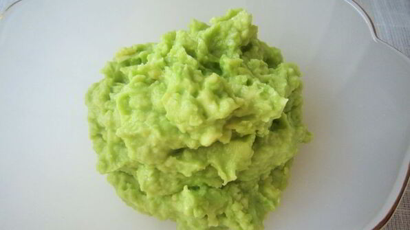 гренки с паштетом из авокадо