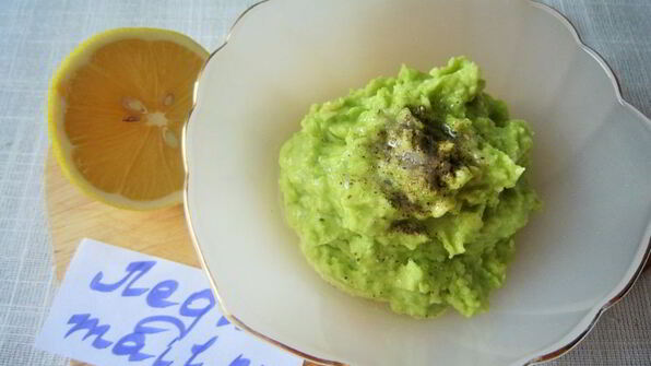 гренки с паштетом из авокадо