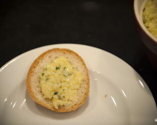 Гренки с сыром и чесноком